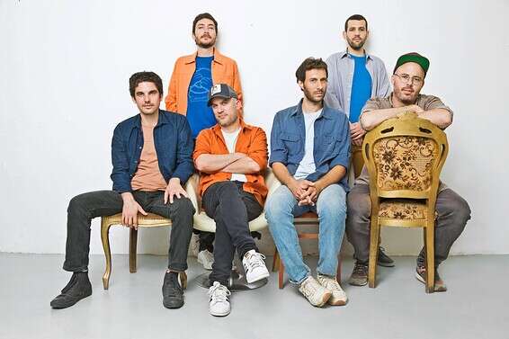 מתחבר באופן טבעי לפיוט. אלון עדר והלהקה